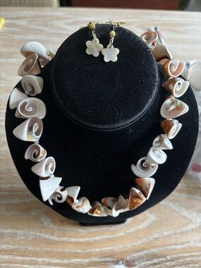 Handmade Shell Necklace MOP earrings